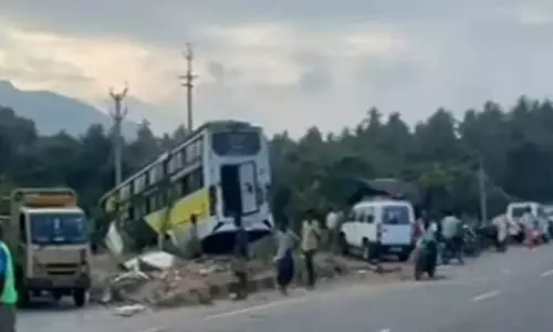 Madurai के पास ओमनी बसों की टक्कर में 3 लोगों की मौत, 15 घायल