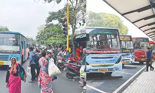 CHENNAI: ब्रॉडवे शिफ्ट से यात्रियों में अफरा-तफरी, नए बस टर्मिनस पर खराब गाइडेंस CHENNAI: ब्रॉडवे शिफ्ट से यात्रियों में अफरा-तफरी, नए बस टर्मिनस पर खराब गाइडेंस