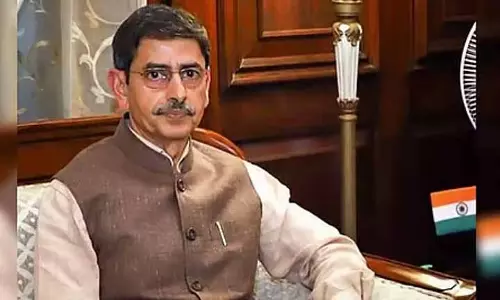 OPS खेमे के विधायक ने राज्यपाल आरएन रवि को वापस बुलाने की मांग की OPS खेमे के विधायक ने राज्यपाल आरएन रवि को वापस बुलाने की मांग की