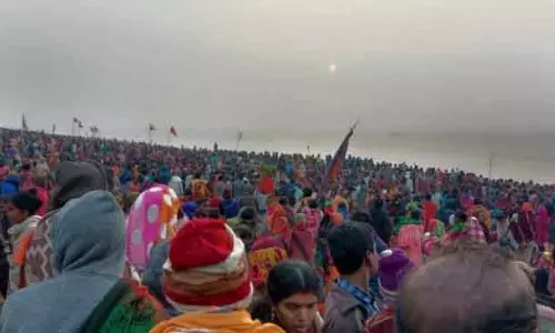Puri माघ सप्तमी पर चंद्रभागा तट पर श्रद्धालुओं ने लगाई पवित्र डुबकी