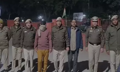 Operation Kavach: पश्चिमी दिल्ली पुलिस ने 24 घंटे में 325 ठिकानों पर छापेमारी की, 586 गिरफ्तार Operation Kavach: पश्चिमी दिल्ली पुलिस ने 24 घंटे में 325 ठिकानों पर छापेमारी की, 586 गिरफ्तार