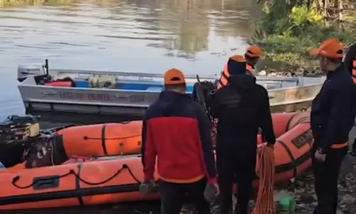 Yamuna नदी में डूबने की घटना, दिल्ली-नोएडा बॉर्डर पर मूर्ति विसर्जन के दौरान Yamuna नदी में डूबने की घटना, दिल्ली-नोएडा बॉर्डर पर मूर्ति विसर्जन के दौरान
