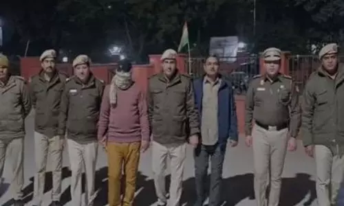 ऑपरेशन कवच: पश्चिमी Delhi पुलिस ने 24 घंटे में 325 छापेमारी, 586 गिरफ्तार ऑपरेशन कवच: पश्चिमी Delhi पुलिस ने 24 घंटे में 325 छापेमारी, 586 गिरफ्तार