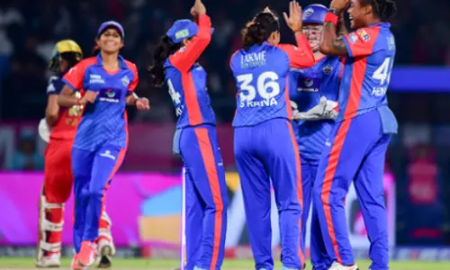 DC ने RCB को 109 रन पर रोक दिया, नंदिनी शर्मा ने 3 विकेट लिए