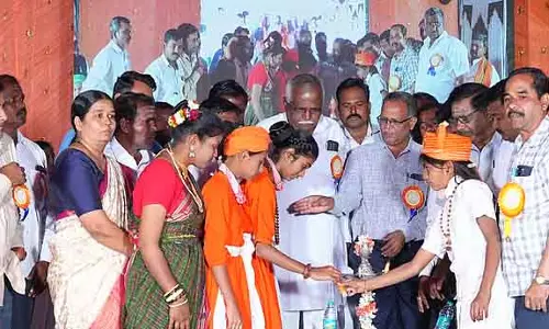 माता-पिता को छात्रों के लिए रोल मॉडल बनना चाहिए: Virupakshappa Bellary