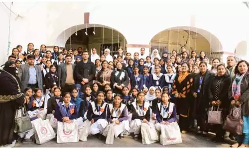 DC Jammu ने राष्ट्रीय बालिका दिवस पर छात्राओं को प्रेरित किया DC Jammu ने राष्ट्रीय बालिका दिवस पर छात्राओं को प्रेरित किया