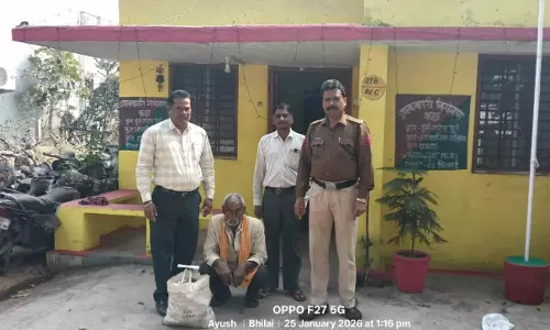 CG: धमधा में अवैध शराब बेचने वाला कोचिया गिरफ्तार CG: धमधा में अवैध शराब बेचने वाला कोचिया गिरफ्तार