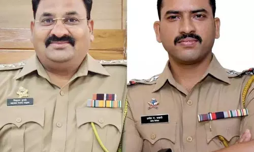 पिंपरी-चिंचवड़ के दो पुलिस अधिकारियों को Presidential Award मिला पिंपरी-चिंचवड़ के दो पुलिस अधिकारियों को Presidential Award मिला