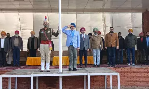 ADC ने गणतंत्र दिवस समारोह के लिए फुल ड्रेस रिहर्सल का निरीक्षण किया ADC ने गणतंत्र दिवस समारोह के लिए फुल ड्रेस रिहर्सल का निरीक्षण किया