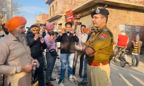 Tarn Taran के नानकसर इलाके में पुलिस ने CASO के साथ अपराध के खिलाफ अभियान तेज किया Tarn Taran के नानकसर इलाके में पुलिस ने CASO के साथ अपराध के खिलाफ अभियान तेज किया