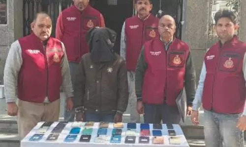 अलग-अलग रेलवे स्टेशनों पर मोबाइल चोरी का आरोपी Delhi पुलिस के हत्थे चढ़ा अलग-अलग रेलवे स्टेशनों पर मोबाइल चोरी का आरोपी Delhi पुलिस के हत्थे चढ़ा