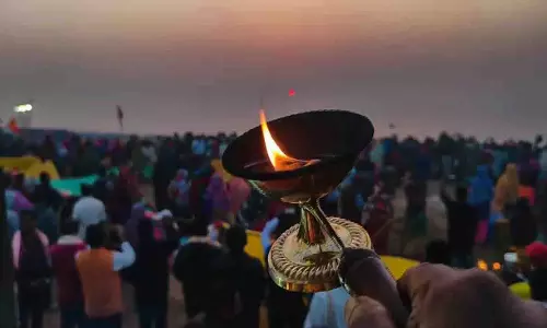Odisha: माघ सप्तमी पर चंद्रभागा समुद्र तट पर उमड़ा श्रद्धालुओं का सैलाब Odisha: माघ सप्तमी पर चंद्रभागा समुद्र तट पर उमड़ा श्रद्धालुओं का सैलाब