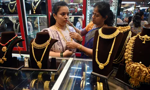 सोना की कीमत इस हफ्ते 1.54 लाख रुपए प्रति 10 ग्राम के पार, चांदी का दाम 35 हजार रुपए से ज्यादा बढ़ा