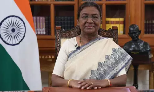 President मुर्मू ने महिला सशक्तिकरण पर ज़ोर दिया, स्वतंत्रता सेनानियों को सम्मानित किया