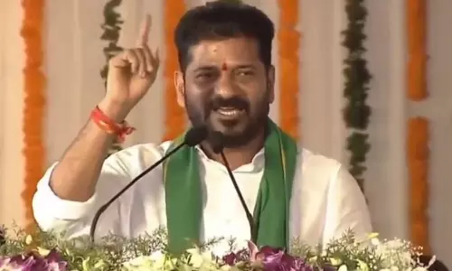CM रेवंत रेड्डी ने गणतंत्र दिवस की शुभकामनाएं दीं और पद्म पुरस्कार विजेताओं को दी बधाई CM रेवंत रेड्डी ने गणतंत्र दिवस की शुभकामनाएं दीं और पद्म पुरस्कार विजेताओं को दी बधाई