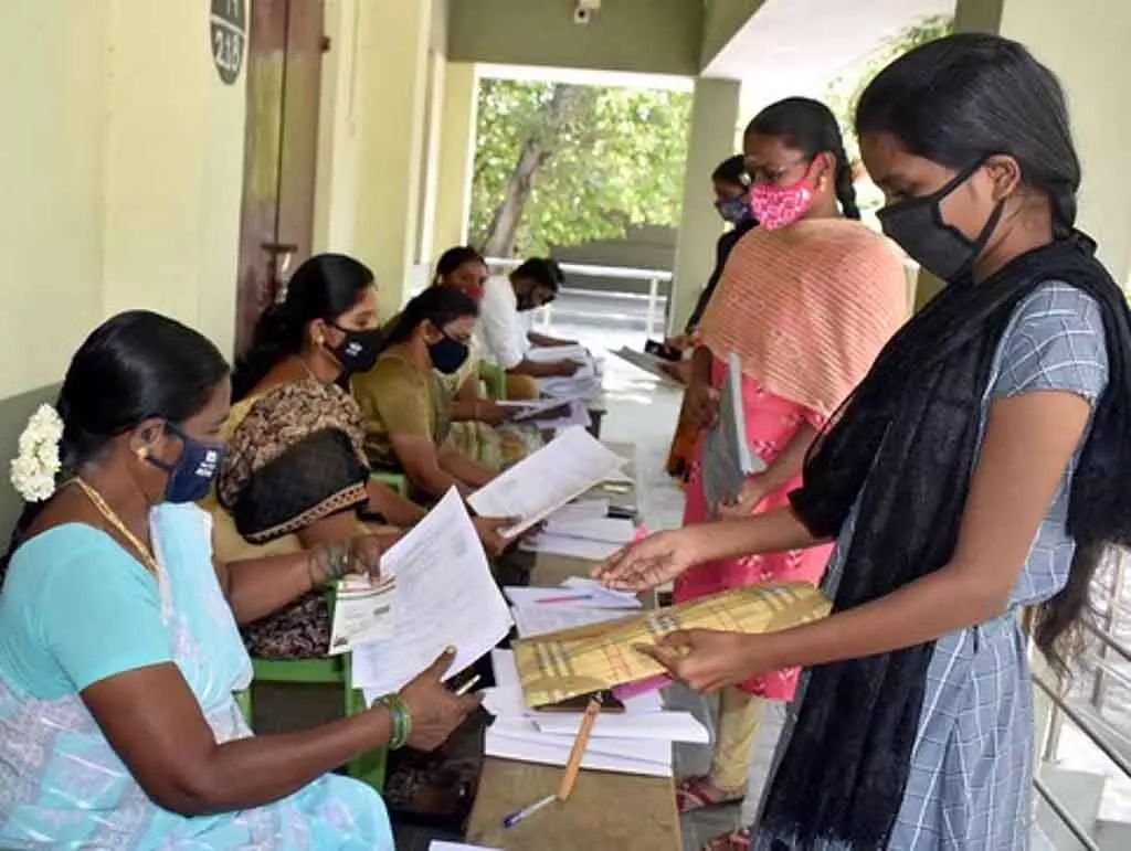 Tamil Nadu : मतदाताओं की शिकायतों के लिए आज विशेष शिविर लगाए जाएंगे Tamil Nadu : मतदाताओं की शिकायतों के लिए आज विशेष शिविर लगाए जाएंगे