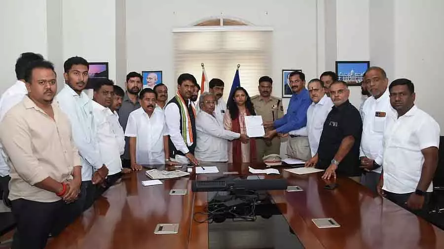 Laxman ने कर्नाटक बजट में मैसूरु सिटी पुलिस के लिए 500 करोड़ की मांग की है Laxman ने कर्नाटक बजट में मैसूरु सिटी पुलिस के लिए 500 करोड़ की मांग की है