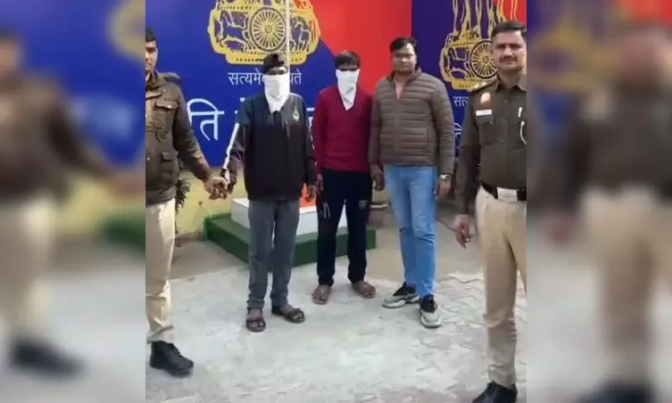 लूटकांड का खुलासा, एंटी स्नैचिंग सेल ने दो बदमाशों को किया गिरफ्तार लूटकांड का खुलासा, एंटी स्नैचिंग सेल ने दो बदमाशों को किया गिरफ्तार