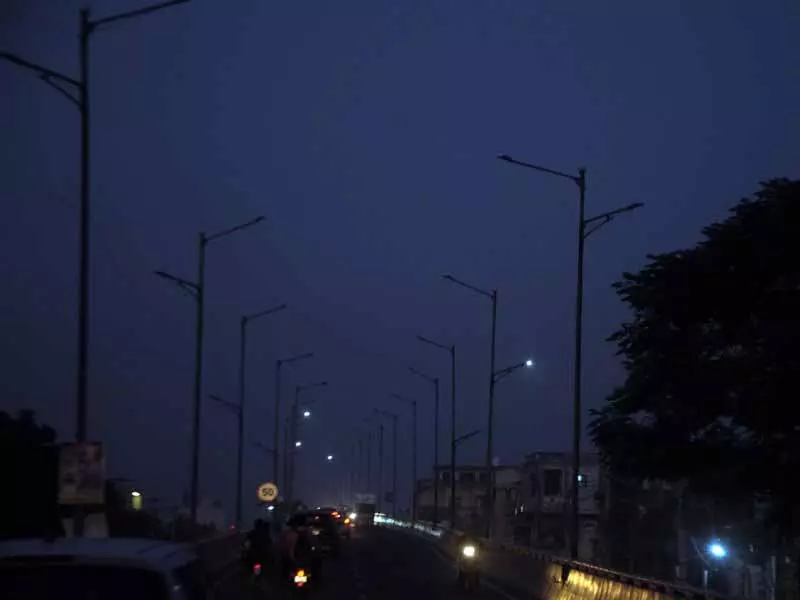 Phagwara-Palahi बाईपास पर खराब स्ट्रीटलाइट्स से सुरक्षा को लेकर चिंताएं बढ़ गई हैं Phagwara-Palahi बाईपास पर खराब स्ट्रीटलाइट्स से सुरक्षा को लेकर चिंताएं बढ़ गई हैं