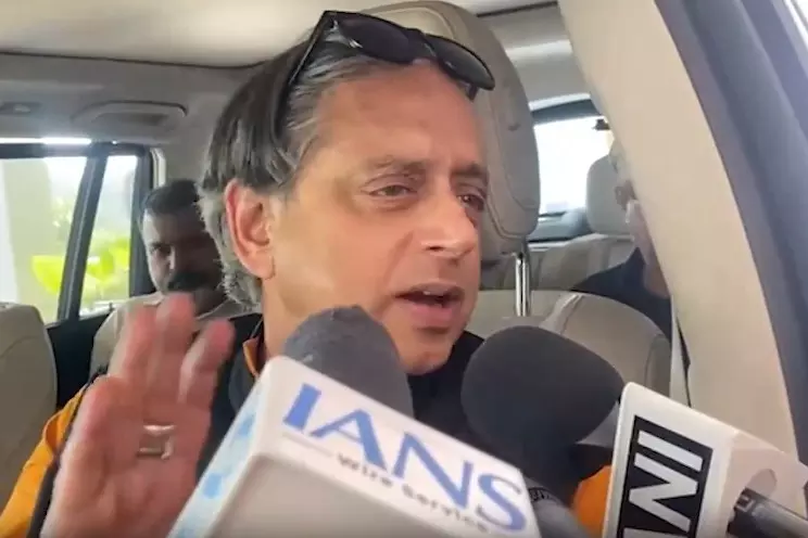 Tharoor Op Sindoor पर कायम हैं, कांग्रेस नेतृत्व के साथ मतभेद की बातों को खारिज किया Tharoor Op Sindoor पर कायम हैं, कांग्रेस नेतृत्व के साथ मतभेद की बातों को खारिज किया