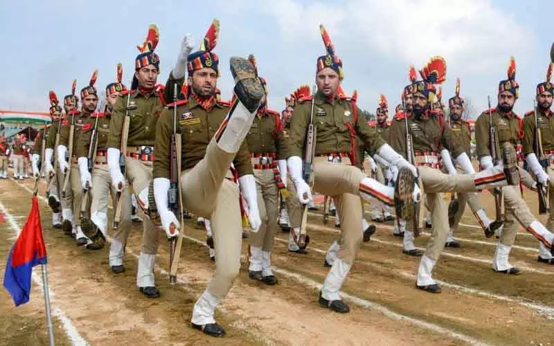 गणतंत्र दिवस: 982 पुलिसकर्मियों को मेडल, J-K पुलिस को सबसे ज्यादा वीरता पुरस्कार गणतंत्र दिवस: 982 पुलिसकर्मियों को मेडल, J-K पुलिस को सबसे ज्यादा वीरता पुरस्कार
