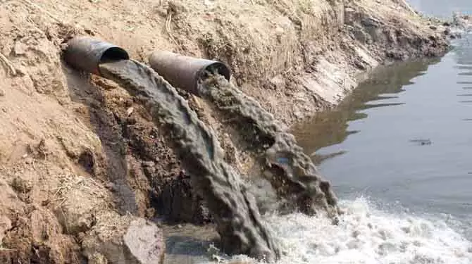 Angul नाल्को के पास के गांवों में जहरीले पानी का डर फैला। Angul नाल्को के पास के गांवों में जहरीले पानी का डर फैला।