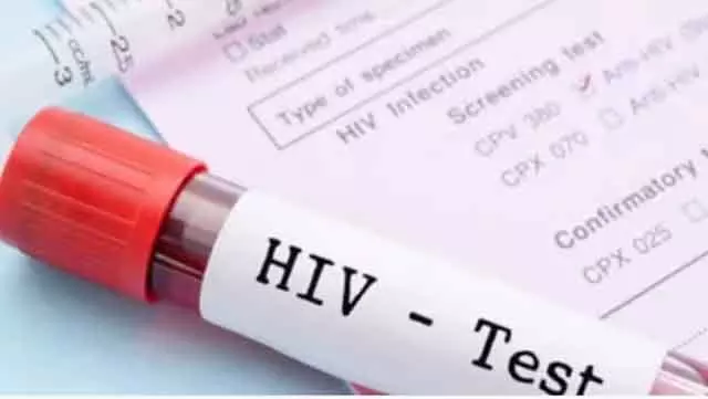 Andhra : पूर्व प्रेमी की पत्नी को HIV वायरस का इंजेक्शन लगाने के आरोप में महिला गिरफ्तार Andhra : पूर्व प्रेमी की पत्नी को HIV वायरस का इंजेक्शन लगाने के आरोप में महिला गिरफ्तार
