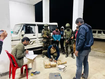 Tripura में मेथामफेटामाइन टैबलेट की बड़ी खेप जब्त की गई Tripura में मेथामफेटामाइन टैबलेट की बड़ी खेप जब्त की गई
