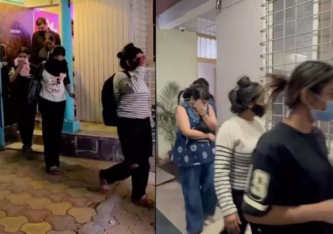 पुणे में Thai Spa में सेक्स रैकेट का भंडाफोड़; 5 महिलाएं गिरफ्तार पुणे में Thai Spa में सेक्स रैकेट का भंडाफोड़; 5 महिलाएं गिरफ्तार