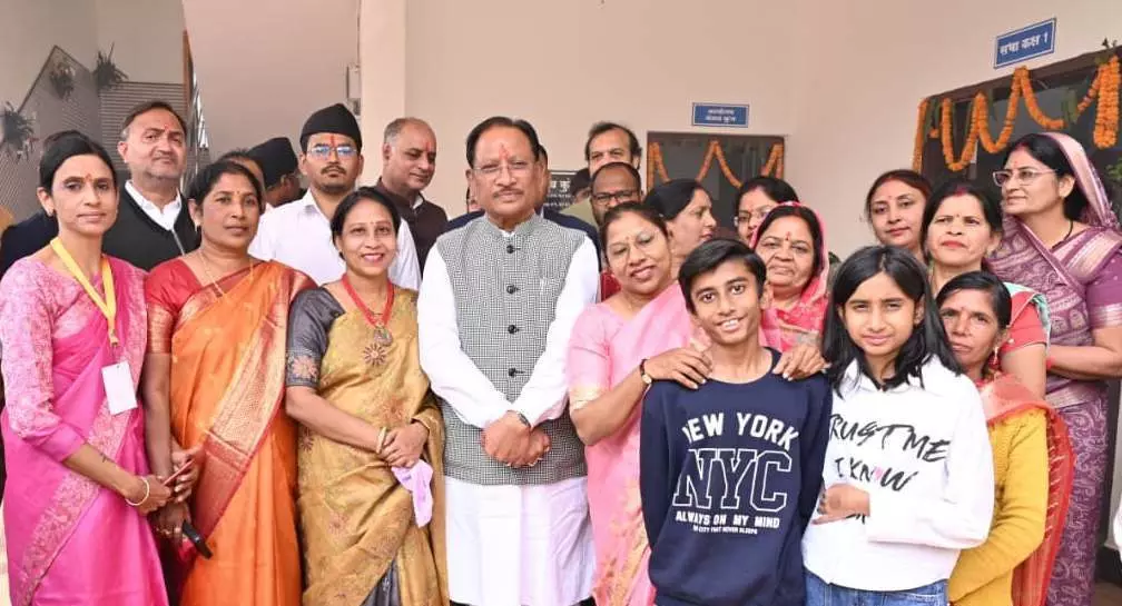 मुख्यमंत्री साय ने कांसाबेल में किया स्मार्ट क्लास रूम का शुभारंभ मुख्यमंत्री साय ने कांसाबेल में किया स्मार्ट क्लास रूम का शुभारंभ