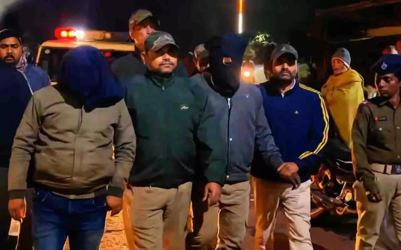 Odisha में बैंक ऑफ महाराष्ट्र में 5 करोड़ रुपये की लूट: दो आरोपी गिरफ्तार Odisha में बैंक ऑफ महाराष्ट्र में 5 करोड़ रुपये की लूट: दो आरोपी गिरफ्तार