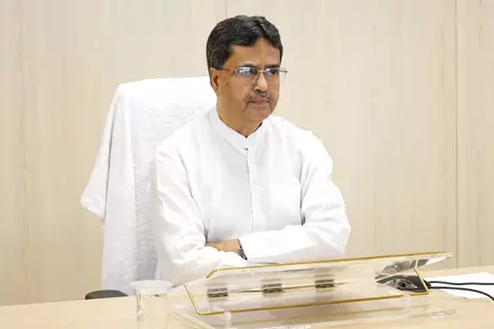सीएम साहा ने भाजपा कार्यकर्ताओं को गैर-कानूनी गतिविधियों के खिलाफ चेतावनी दी सीएम साहा ने भाजपा कार्यकर्ताओं को गैर-कानूनी गतिविधियों के खिलाफ चेतावनी दी