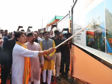 प्रधानमंत्री के ‘विकसित पूर्वोत्तर’ विजन और ‘एक्ट ईस्ट नीति’ को साकार करता त्रिपुरा का विकास मॉडल: सिंधिया प्रधानमंत्री के ‘विकसित पूर्वोत्तर’ विजन और ‘एक्ट ईस्ट नीति’ को साकार करता त्रिपुरा का विकास मॉडल: सिंधिया