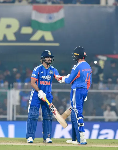 T20 series: अभिषेक-सूर्या की तूफानी पारी के दम पर भारत की 8 विकेट से जीत T20 series: अभिषेक-सूर्या की तूफानी पारी के दम पर भारत की 8 विकेट से जीत