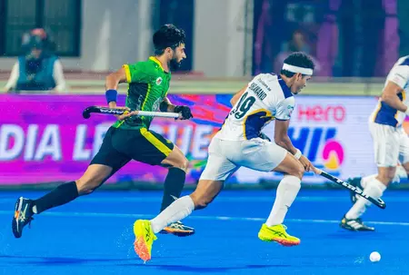 मेंस एचआईएल: हैदराबाद तूफान को 3-2 से हराकर रांची रॉयल्स ने बनाई फाइनल में जगह मेंस एचआईएल: हैदराबाद तूफान को 3-2 से हराकर रांची रॉयल्स ने बनाई फाइनल में जगह