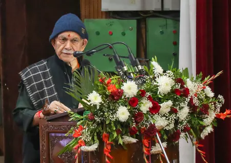 एलजी मनोज सिन्हा ने जम्मू-कश्मीर को विकास की नई ऊंचाइयों पर ले जाने का संकल्प दोहराया एलजी मनोज सिन्हा ने जम्मू-कश्मीर को विकास की नई ऊंचाइयों पर ले जाने का संकल्प दोहराया