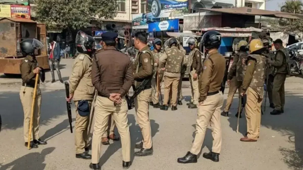 मदुरै में हिंसा की रात: पेट्रोल, केरोसिन बम फेंके गए, हैकिंग में 2 युवक घायल