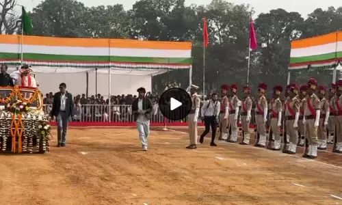 अंबिकापुर में डिप्टी CM विजय शर्मा ने तिरंगा फहराया अंबिकापुर में डिप्टी CM विजय शर्मा ने तिरंगा फहराया
