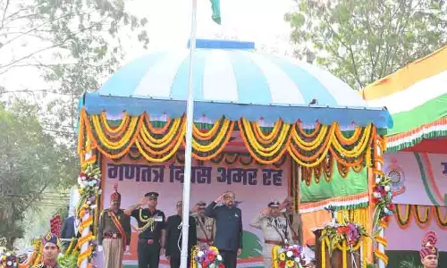 रायपुर में हर्षाेल्लास के साथ मनाया गया 77 वां गणतंत्र दिवस, राज्यपाल डेका ने परेड की सलामी ली रायपुर में हर्षाेल्लास के साथ मनाया गया 77 वां गणतंत्र दिवस, राज्यपाल डेका ने परेड की सलामी ली