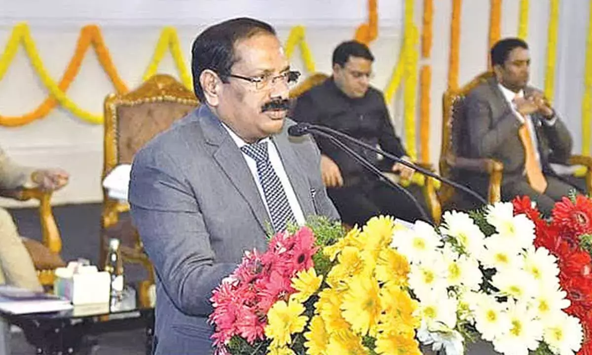 Andhra: वोट देने का अधिकार लोकतंत्र को मजबूत करने की सबसे मजबूत नींव