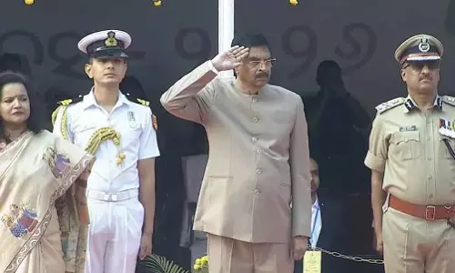 Republic Day: ओडिशा के राज्यपाल ने भुवनेश्वर में राष्ट्रीय ध्वज फहराया