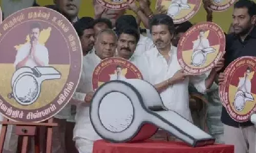 Vijay का ज़ीरो करप्शन वादा, तमिलनाडु चुनावों को बताया लोकतांत्रिक युद्ध Vijay का ज़ीरो करप्शन वादा, तमिलनाडु चुनावों को बताया लोकतांत्रिक युद्ध