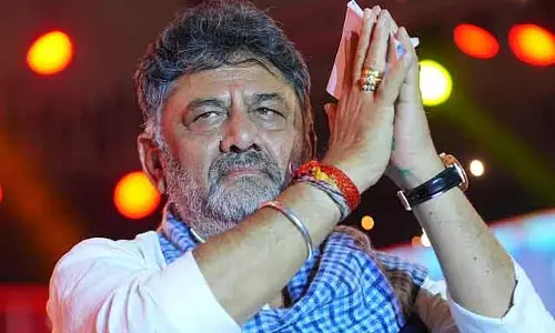 हम लोगों की सेवा करने के लिए CM बनेंगे, कुमारस्वामी अपने परिवार के लिए: DK Shivakumar हम लोगों की सेवा करने के लिए CM बनेंगे, कुमारस्वामी अपने परिवार के लिए: DK Shivakumar