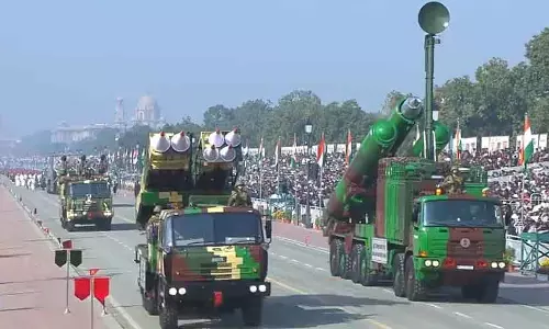 Delhi : कर्तव्य पथ पर 77वें गणतंत्र दिवस समारोह में भारत की सैन्य शक्ति का पूरा प्रदर्शन