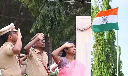 Republic Day : पुदुकोट्टई में कलेक्टर अरुणा ने झंडा फहराया