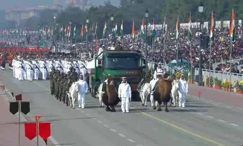 ऊंट, टट्टू, रैप्टर्स और आर्मी डॉग्स, गणतंत्र दिवस परेड में दिखी सेना की अनदेखी ताकत ऊंट, टट्टू, रैप्टर्स और आर्मी डॉग्स, गणतंत्र दिवस परेड में दिखी सेना की अनदेखी ताकत
