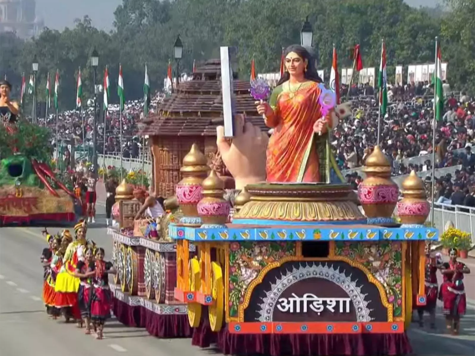 Republic Day 2026: ओडिशा की झांकी में ‘मिट्टी से सिलिकॉन तक’ की विकास यात्रा Republic Day 2026: ओडिशा की झांकी में ‘मिट्टी से सिलिकॉन तक’ की विकास यात्रा