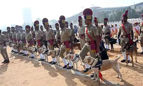 77वें Republic Day समारोह: माणिक शाह परेड ग्राउंड पर कड़ी पुलिस सुरक्षा, कई जगहों पर ट्रैफिक बैन 77वें Republic Day समारोह: माणिक शाह परेड ग्राउंड पर कड़ी पुलिस सुरक्षा, कई जगहों पर ट्रैफिक बैन