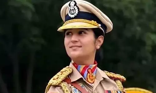महिला अधिकारी ने गणतंत्र दिवस परेड में पूरी तरह से पुरुषों वाली CRPF टुकड़ी का नेतृत्व किया
