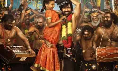 Irumudi First Look: रवि तेजा बिल्कुल नए अवतार में Irumudi First Look: रवि तेजा बिल्कुल नए अवतार में